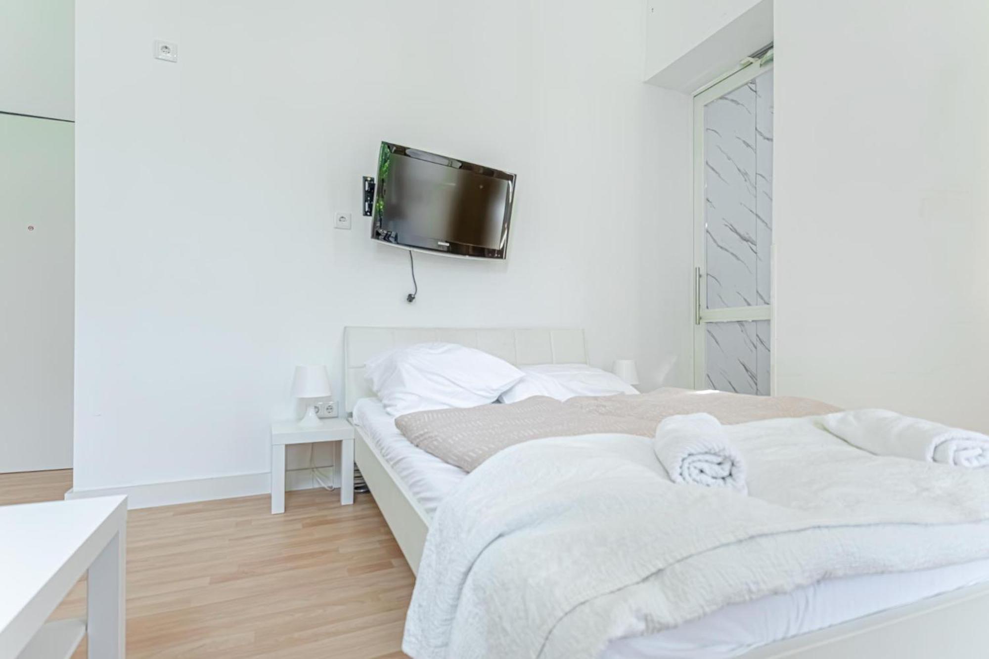 Loevly Shared 6Br With Garden Near Danube & Millenium City Viyana Dış mekan fotoğraf